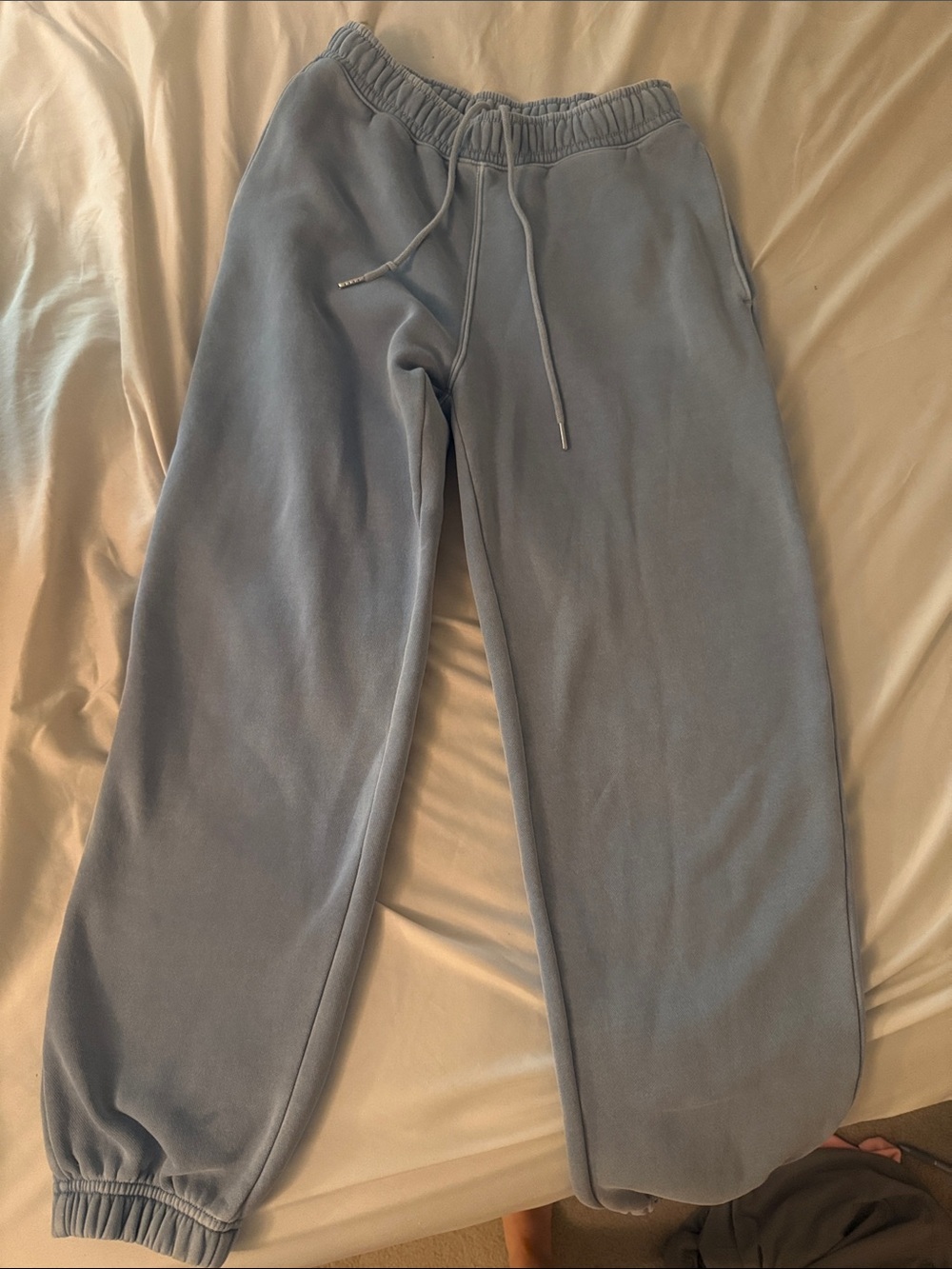 Abercrombie & Fitch women’s jogger.